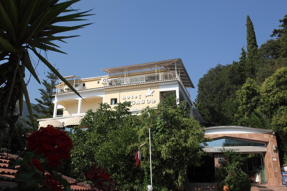 Hotel Pegasos Nikiana Exteriör bild